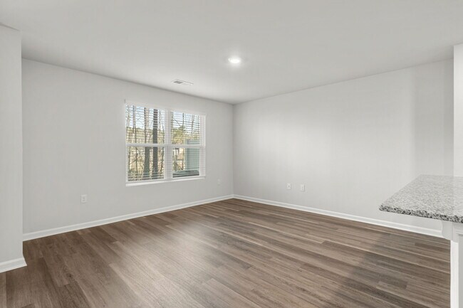 Building Photo - 612 Rd