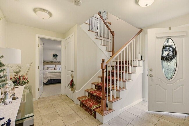 Foto del edificio - 5 Leland Point Dr