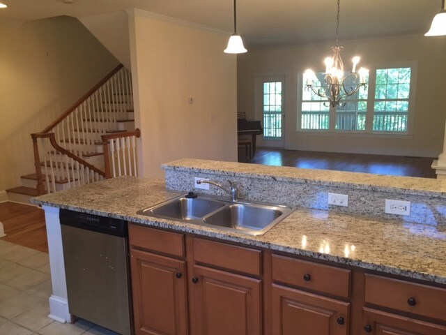 Building Photo - 229 Etiwan Pointe Dr