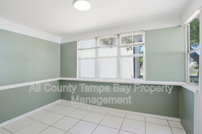 Building Photo - 1106 W Peninsular St