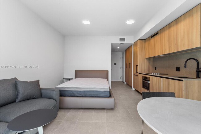 Foto del edificio - 121 NE 5th St