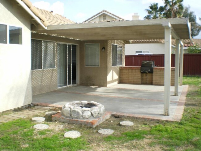 Building Photo - 1260 Avenida Rosa Mundi