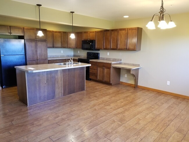 Building Photo - 202 Dogwood Dr