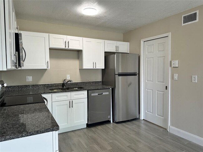 Building Photo - 8205 Sun Spring Cir