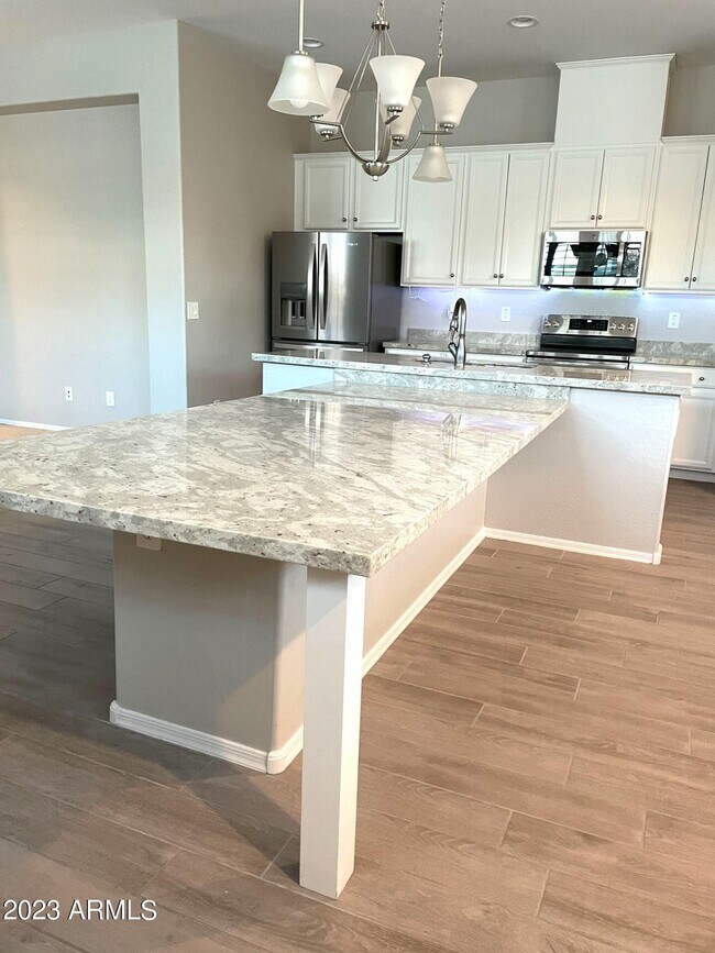 Foto del edificio - 14870 W Encanto Blvd