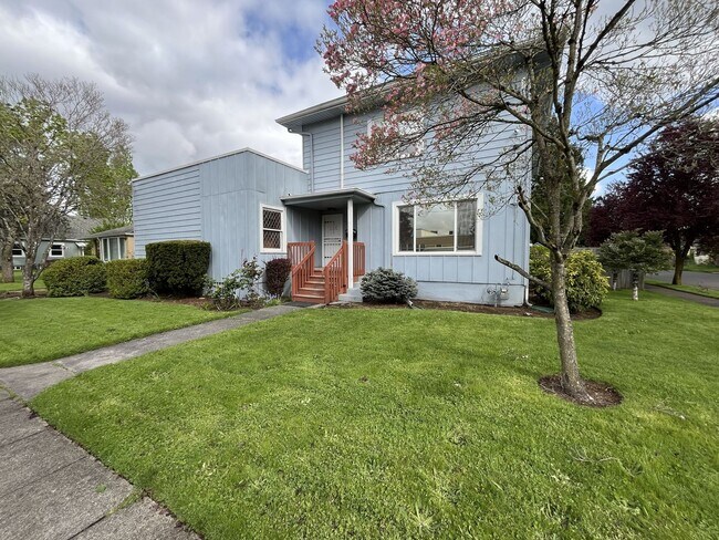 Foto del edificio - Expansive 4BR 2,900+ Sq Ft Home with Theater-Style Living Room & Bonus Hobby Workshop