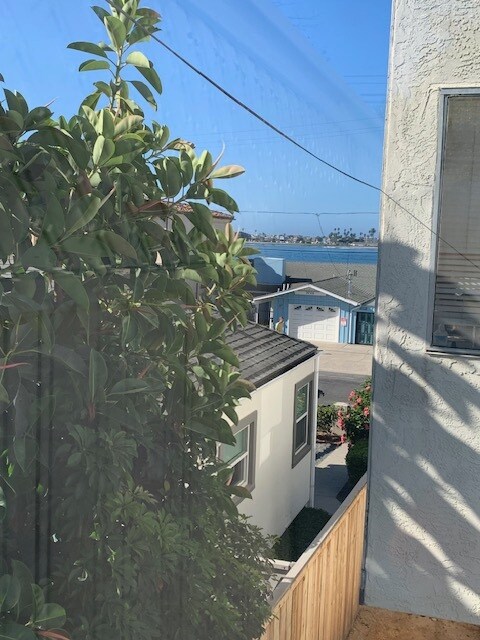 Foto del edificio - 3733 Riviera Dr