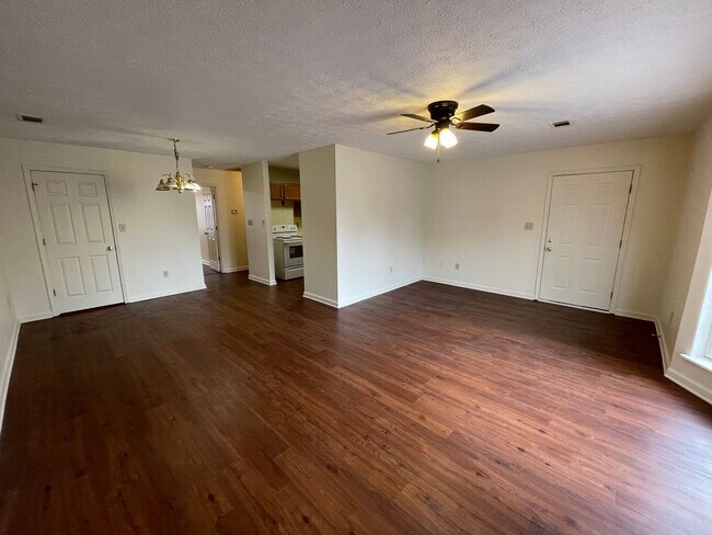 Foto del edificio - 13 Woodcreek Way SW