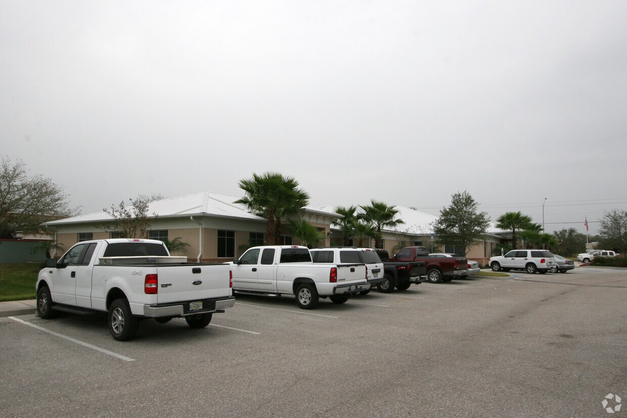 West Bay Cove South Apartments in Bradenton Beach, FL