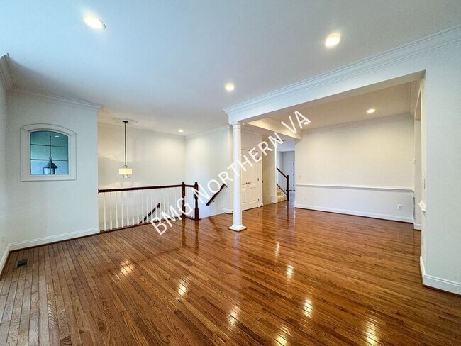 Foto del edificio - 3091 McKinnon Way