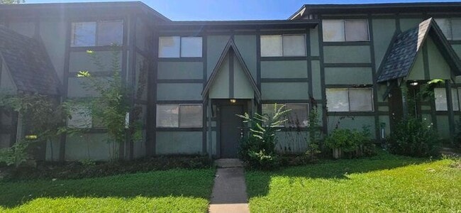 Building Photo - Available Now! 2 Bedroom 1 Bath Townhome in White Oak!