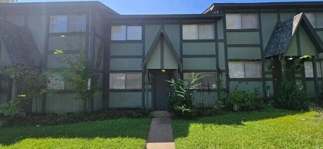 Foto del edificio - Available Now! 2 Bedroom 1 Bath Townhome in White Oak!
