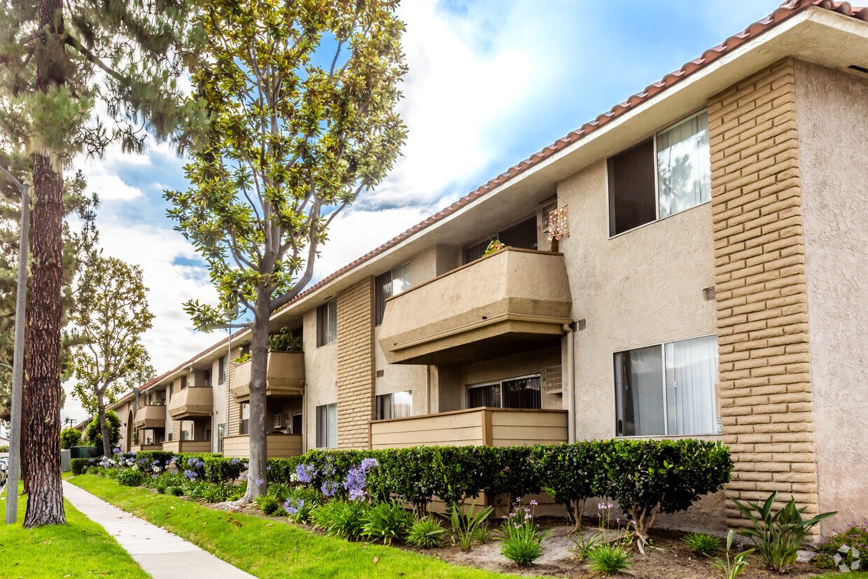 Mariposa Apartments Alquileres en Anaheim, CA