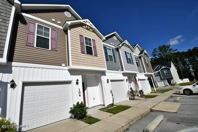 Foto principal - 104 Waterstone Ln