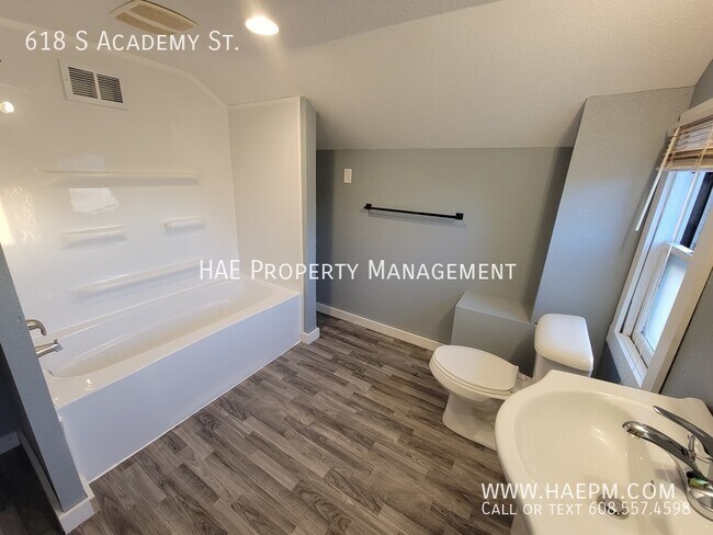 Foto del edificio - 618 S Academy St.