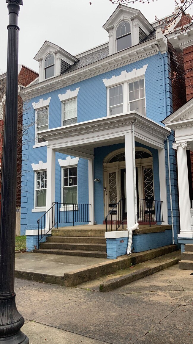 Foto del edificio - 2611 W Grace St