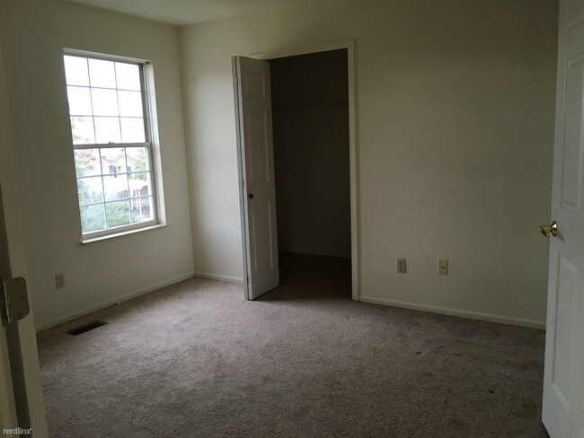 Building Photo - 228 Brookwood Dr