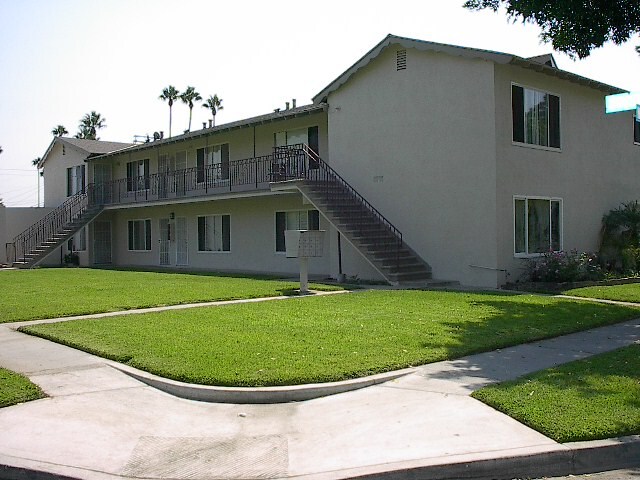 Building Photo - 1010 S Malden Ave