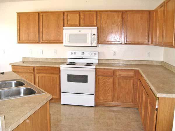 Building Photo - GREAT 4BED+LOFT, 3BATH HOME LOCATED NEAR W...