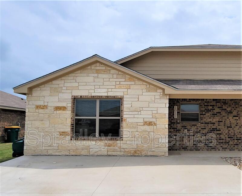 1011 Laila Ln, Belton, TX 76513 Condo for Rent in Belton, TX