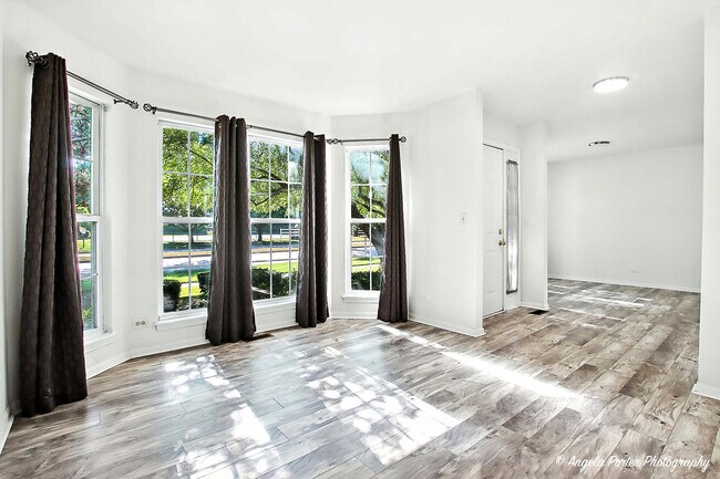 Foto del edificio - 17687 W Running Creek Ct