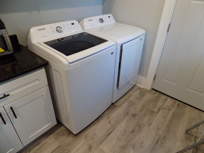 Foto del edificio - BCR 2672 South 12th Street-