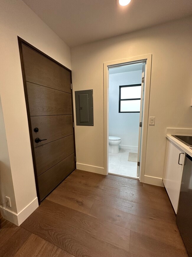 Building Photo - 270 Camino del Cerro Grande