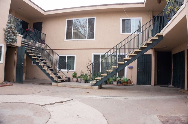 Foto del edificio - 1168 Mcdonald Ave SW