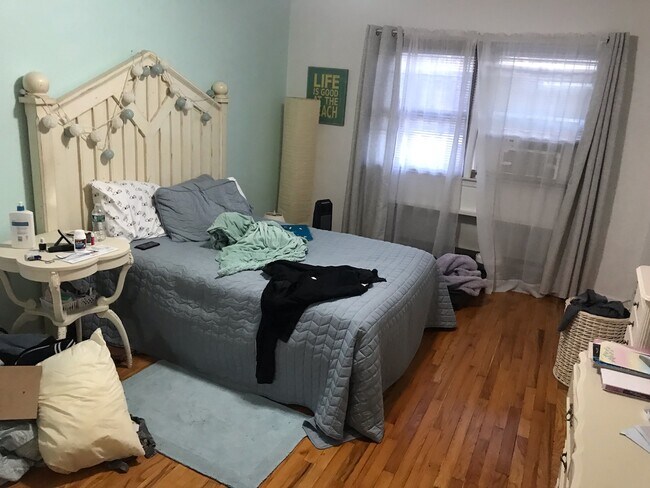 Building Photo - 2272 Vauxhall Rd