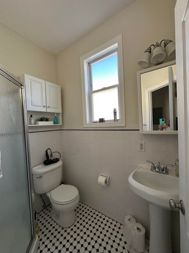 Foto del edificio - 203 Ogden Ave.