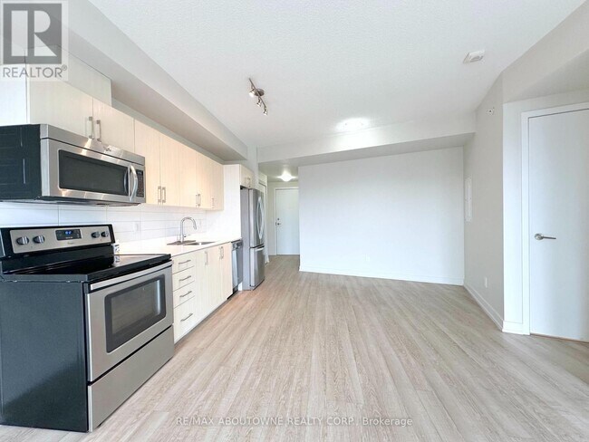 Photo du bâtiment - 763 Woodbine Ave