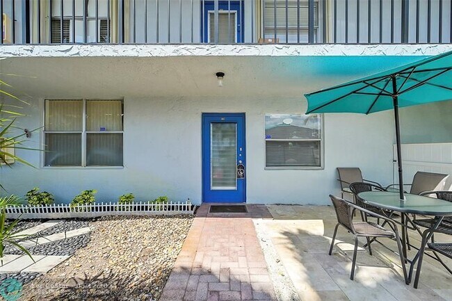 Building Photo - 6650 S Oriole Blvd