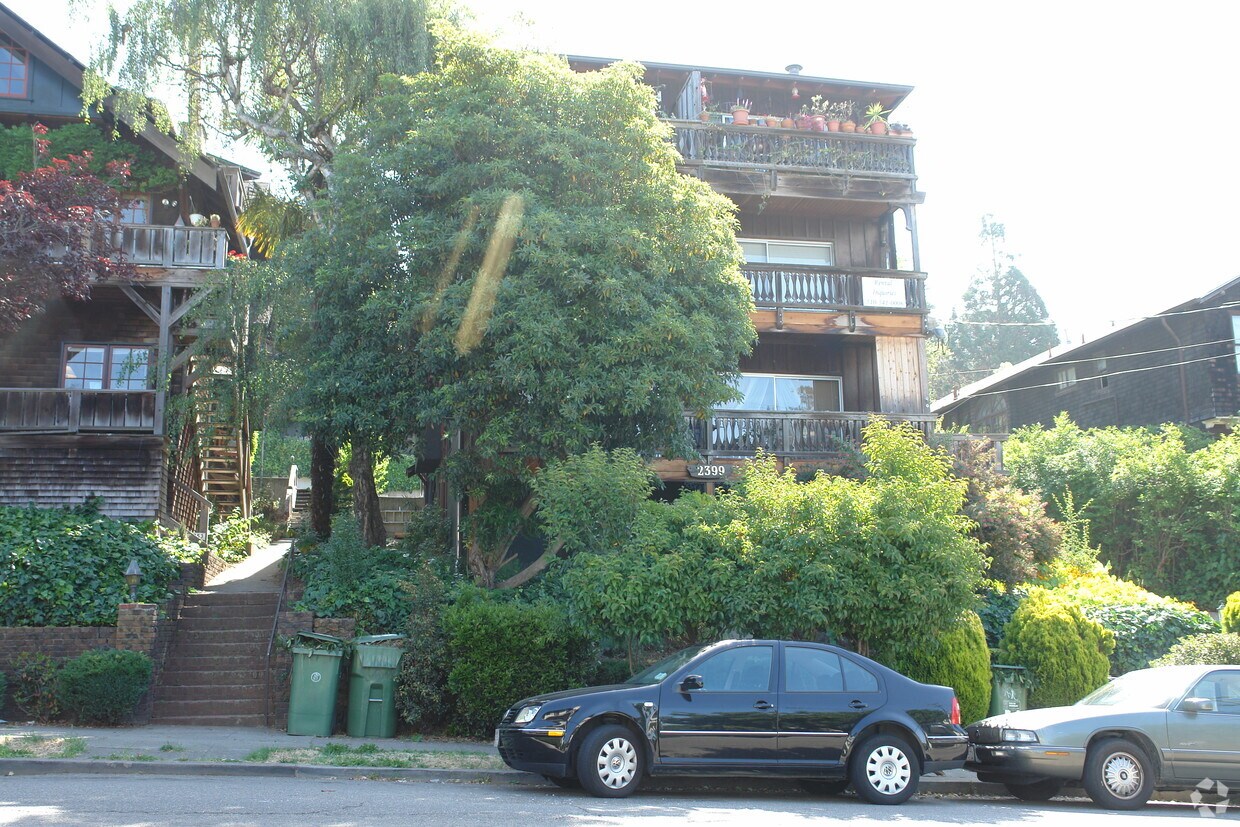 Building Photo - 2399 Prospect St