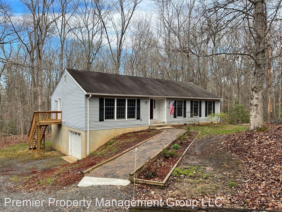 3 br, 2.5 bath House 8260 Capitol Circle House for Rent in King