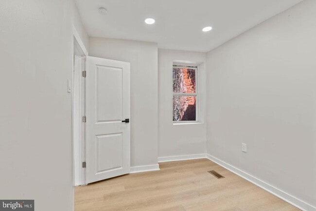 Building Photo - 2321 W Firth St