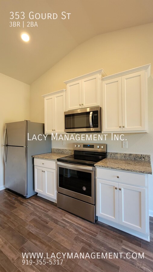 Building Photo - 353 Gourd St