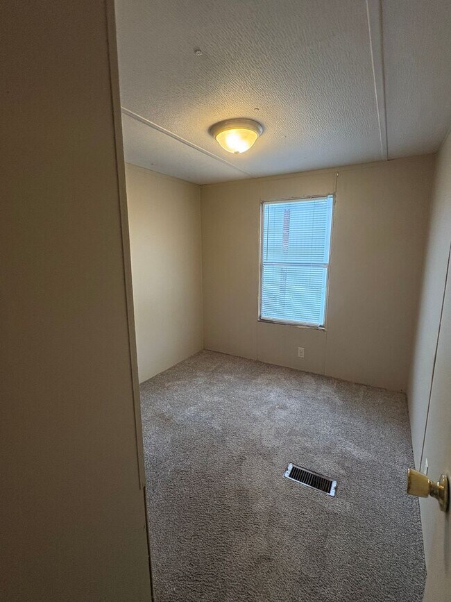 Foto del edificio - 3 Bed 2 Bath Mobile Home in Yorktowne!