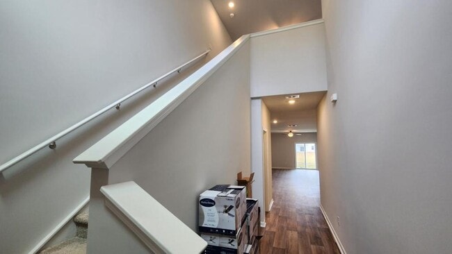 Building Photo - 1055 Sentinel Ct