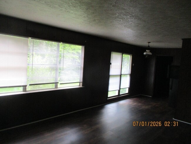 Building Photo - 1704 W Whitney Ave