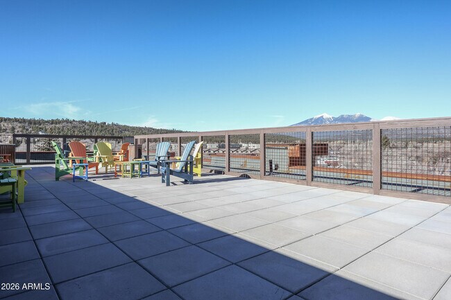 Building Photo - 207 S Beaver St