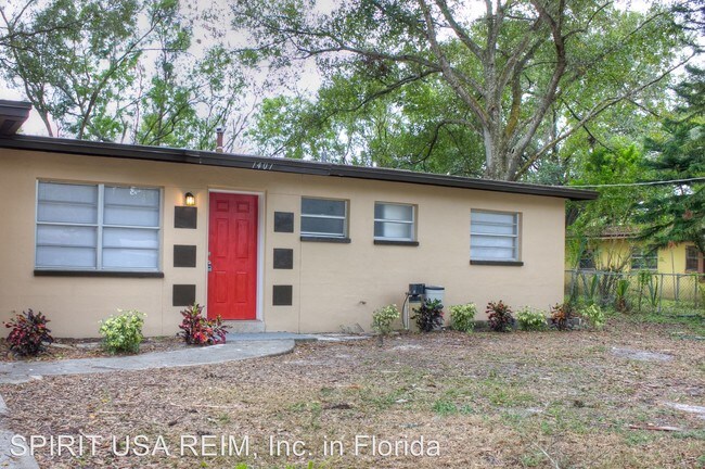 Building Photo - 7407 Celeste Ln