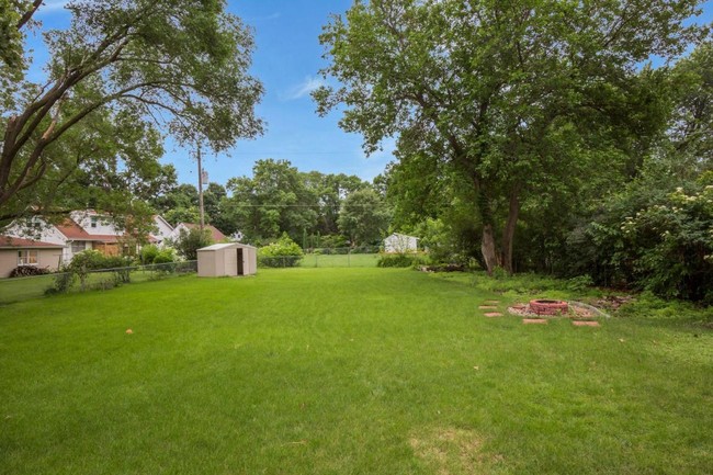 Building Photo - 1008 Hunziker Dr