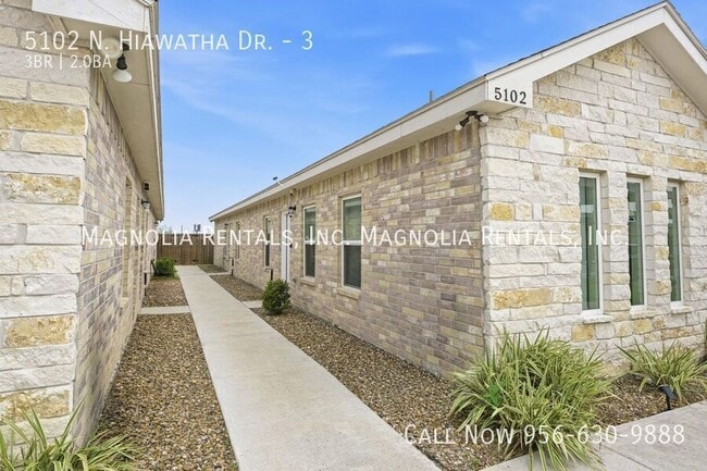 Building Photo - 5102 N Hiawatha Dr