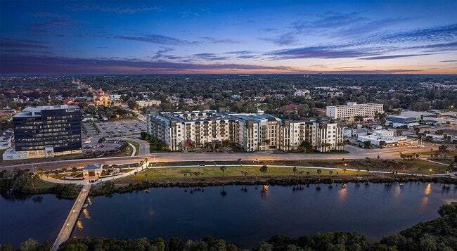Building Photo - 400 Beach