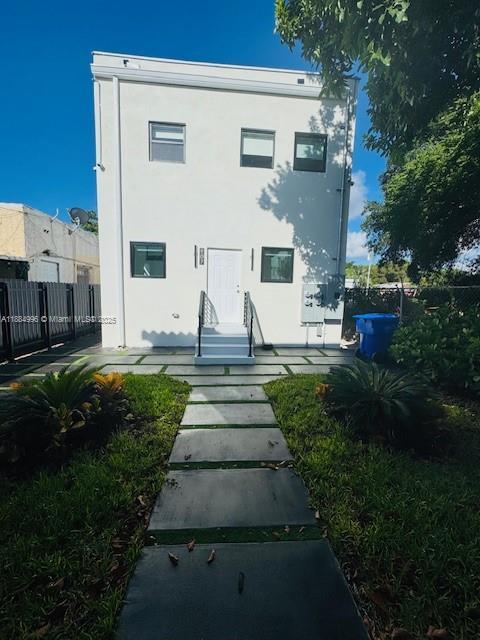 Foto del edificio - 905 SW 13th Ct