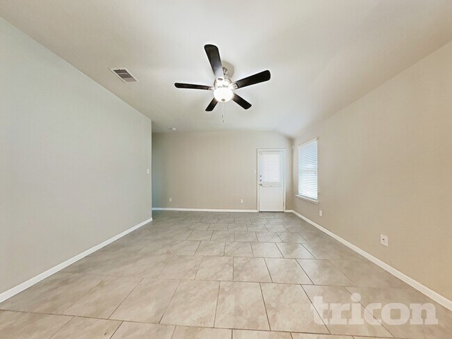 Foto del edificio - 423 Ashley Falls Ln
