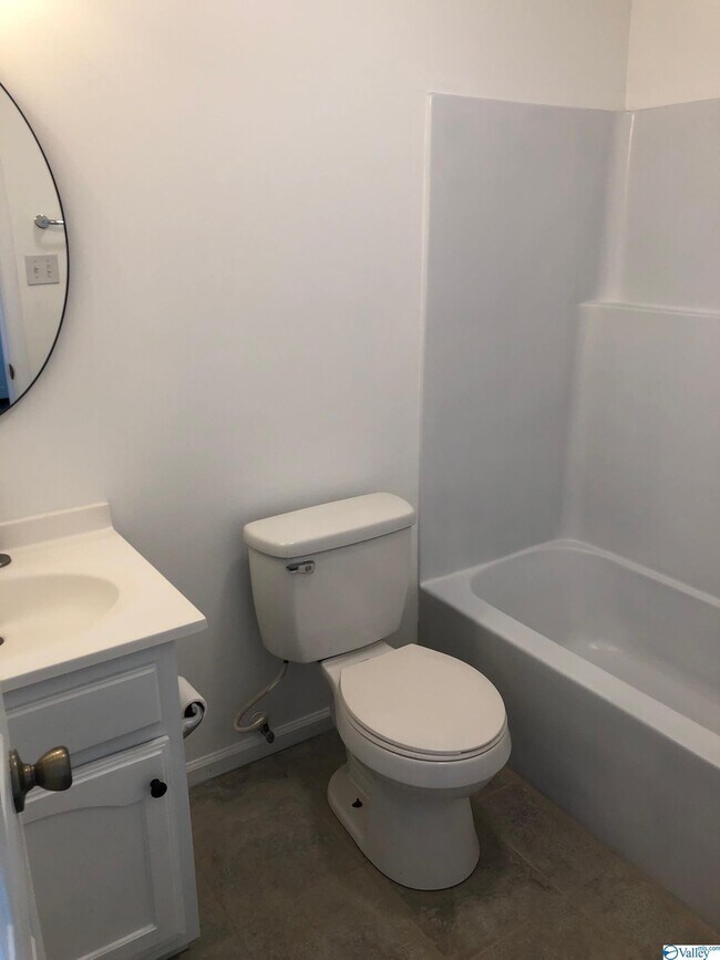 Building Photo - 1613 Brookline Ave SW