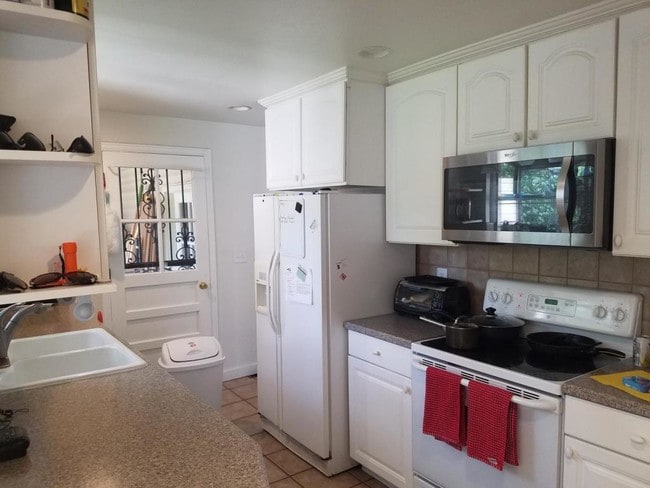 Foto del edificio - 2633 Danbury Dr