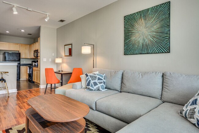 Foto del edificio - 411 W Washington St
