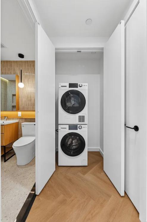 104 Fleet Pl